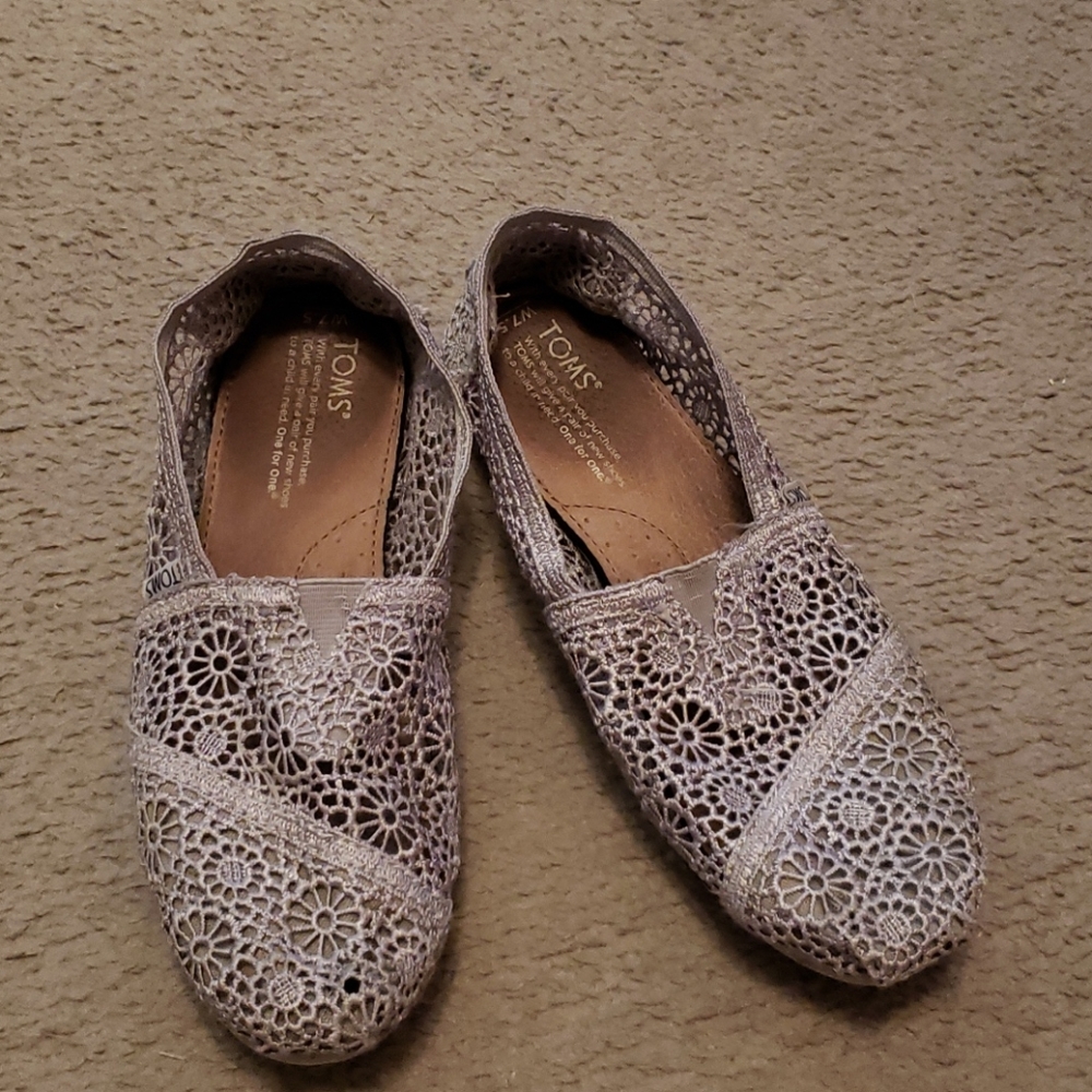 Toms